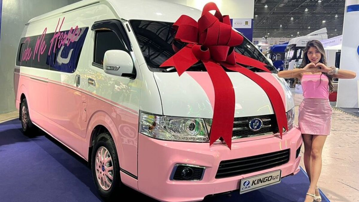 images/newsimages_bus_en/2024/new_kingo_6at_6_speed_auto_transmission_van_launched_in_malaysia.jpg#joomlaImage://local-images/newsimages_bus_en/2024/new_kingo_6at_6_speed_auto_transmission_van_launched_in_malaysia.jpg?width=800&height=450
