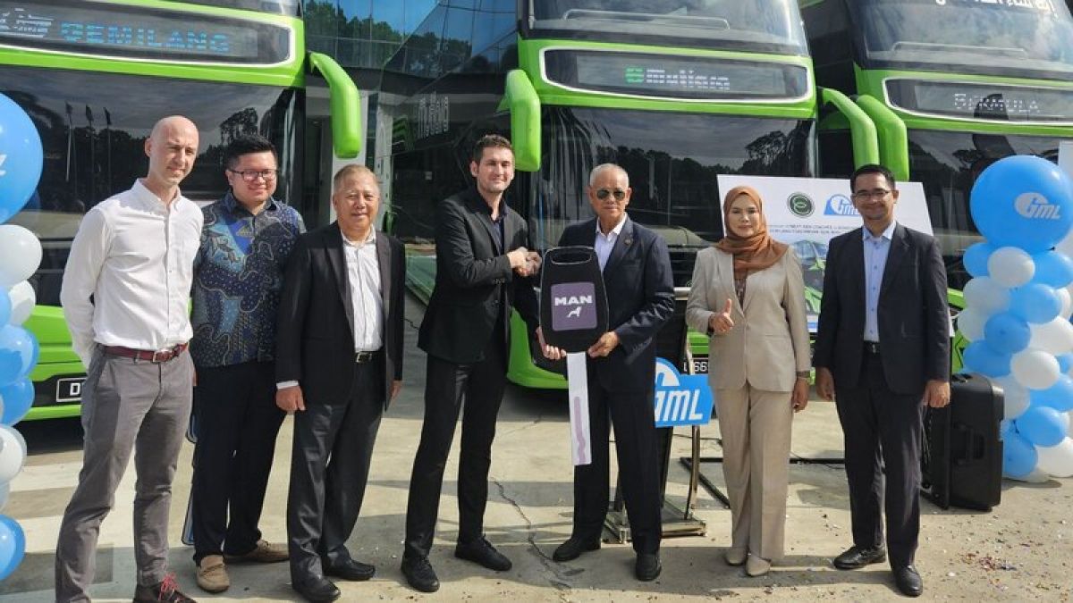 images/newsimages/2025/officially_handing_over_the_new_euro_v-specification_man_double_deck_coaches_to_emutiara.jpg#joomlaImage://local-images/newsimages/2025/officially_handing_over_the_new_euro_v-specification_man_double_deck_coaches_to_emutiara.jpg?width=800&height=450